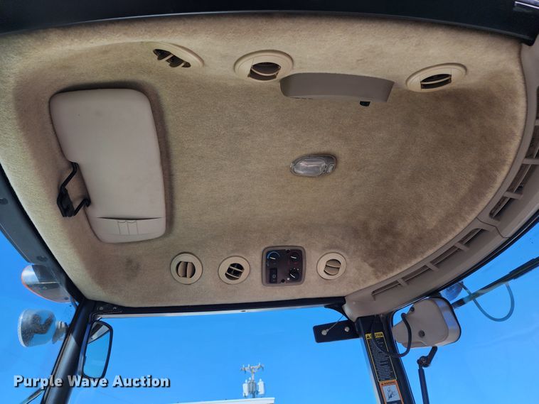 image for item KH9235 2007 John Deere 4720  MFWD tractor