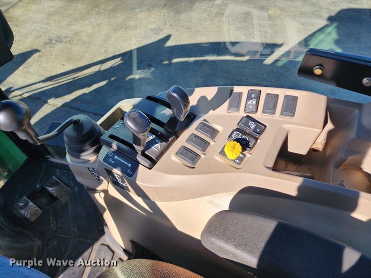 image for item KH9235 2007 John Deere 4720  MFWD tractor