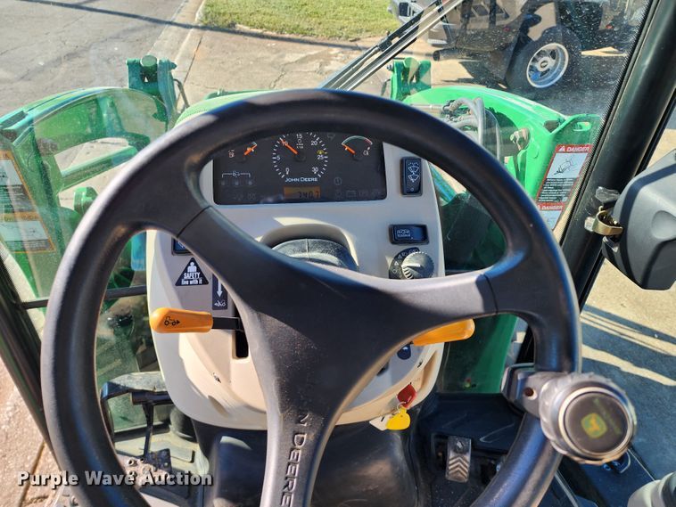 image for item KH9235 2007 John Deere 4720  MFWD tractor