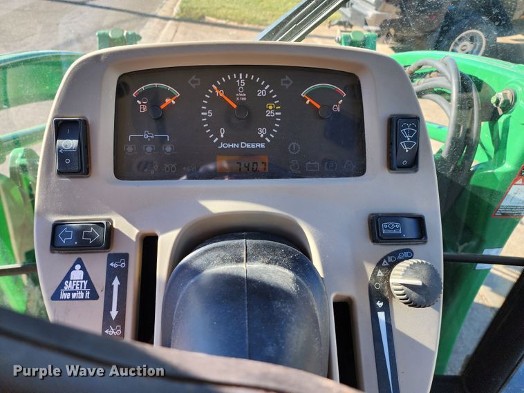 image for item KH9235 2007 John Deere 4720  MFWD tractor