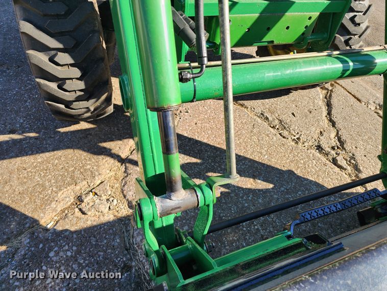 image for item KH9235 2007 John Deere 4720  MFWD tractor