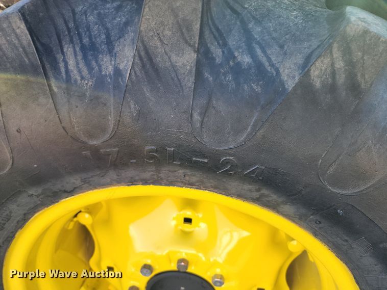 image for item KH9235 2007 John Deere 4720  MFWD tractor