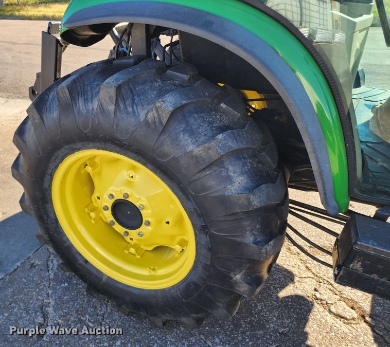image for item KH9235 2007 John Deere 4720  MFWD tractor