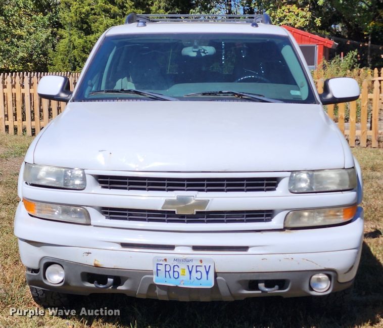 image for item KH9250 2005 Chevrolet Suburban 1500  SUV