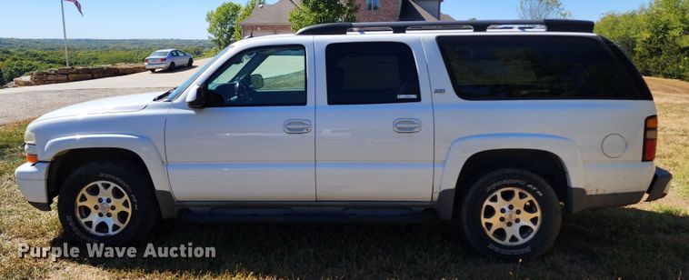 image for item KH9250 2005 Chevrolet Suburban 1500  SUV