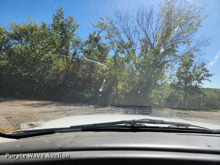 image for item KH9250 2005 Chevrolet Suburban 1500  SUV