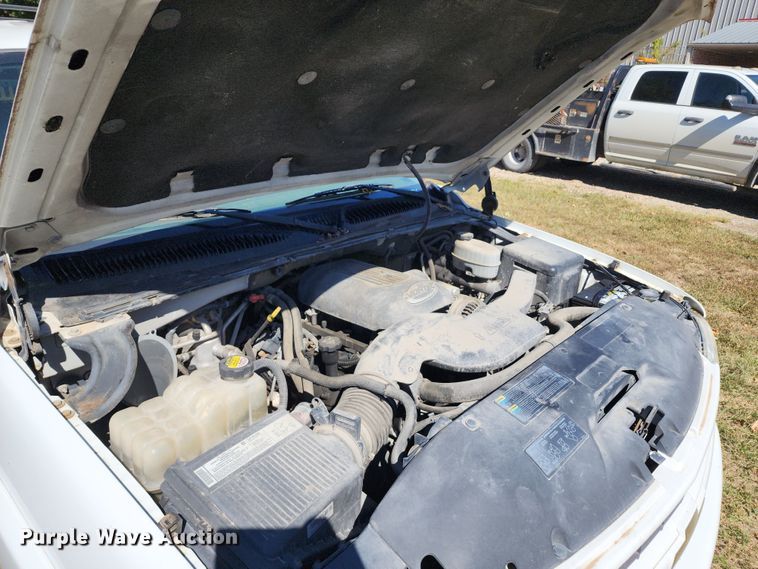 image for item KH9250 2005 Chevrolet Suburban 1500  SUV