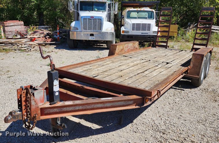 image for item KH9254 1997 Towmaster T12DD  equipment trailer