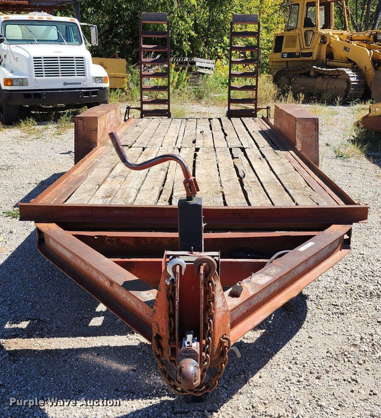 image for item KH9254 1997 Towmaster T12DD  equipment trailer