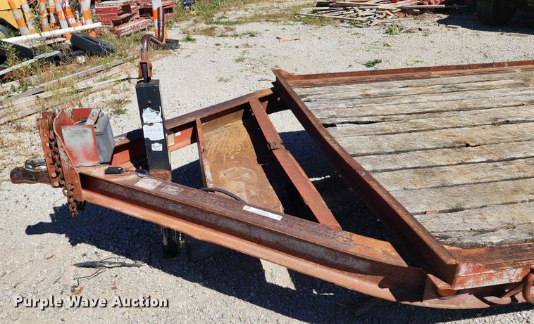 image for item KH9254 1997 Towmaster T12DD  equipment trailer