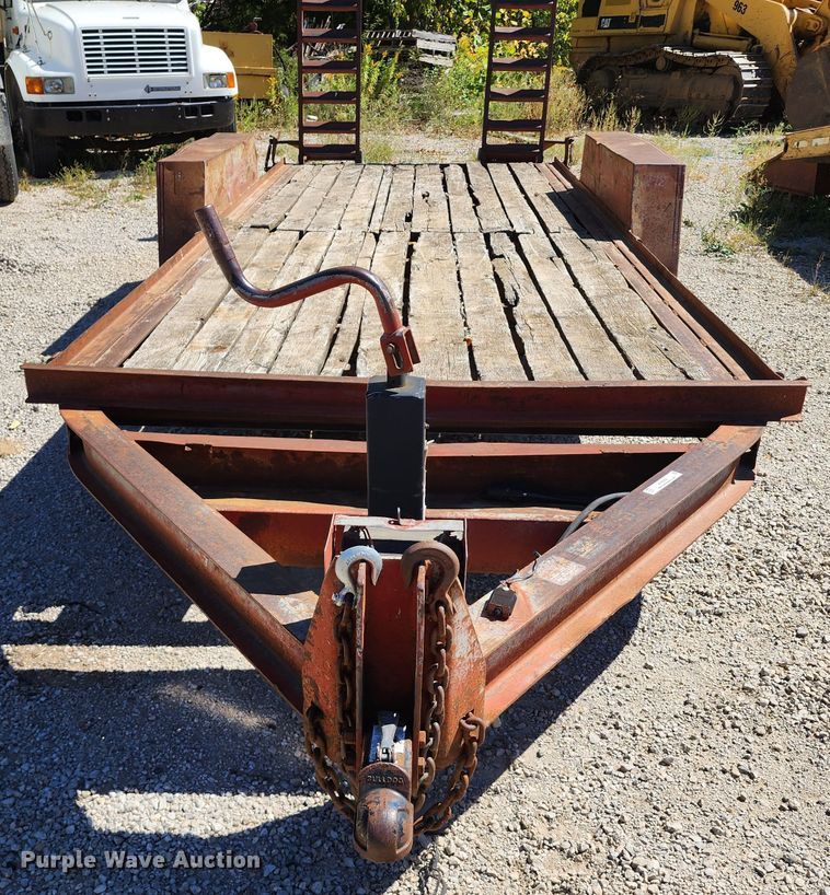 image for item KH9254 1997 Towmaster T12DD  equipment trailer