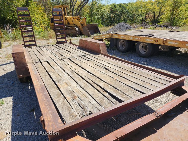 image for item KH9254 1997 Towmaster T12DD  equipment trailer