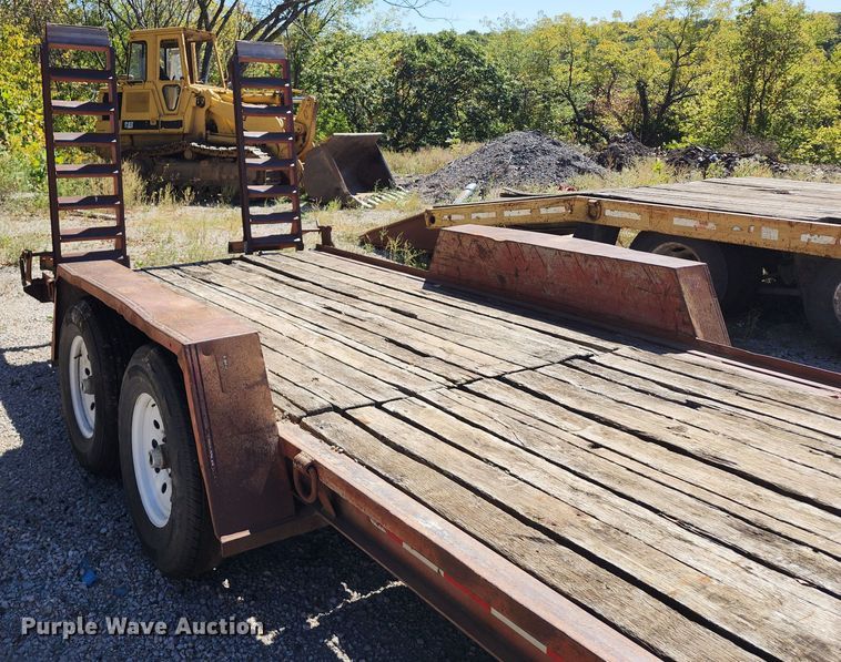 image for item KH9254 1997 Towmaster T12DD  equipment trailer