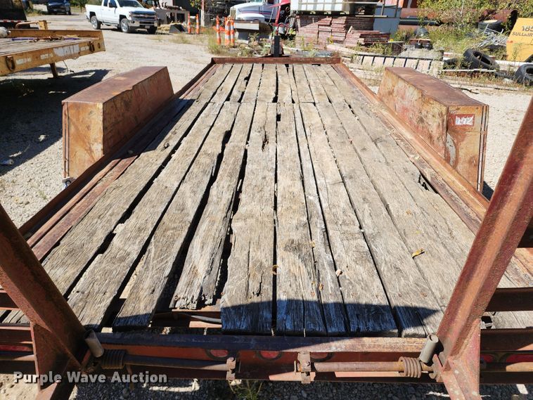 image for item KH9254 1997 Towmaster T12DD  equipment trailer