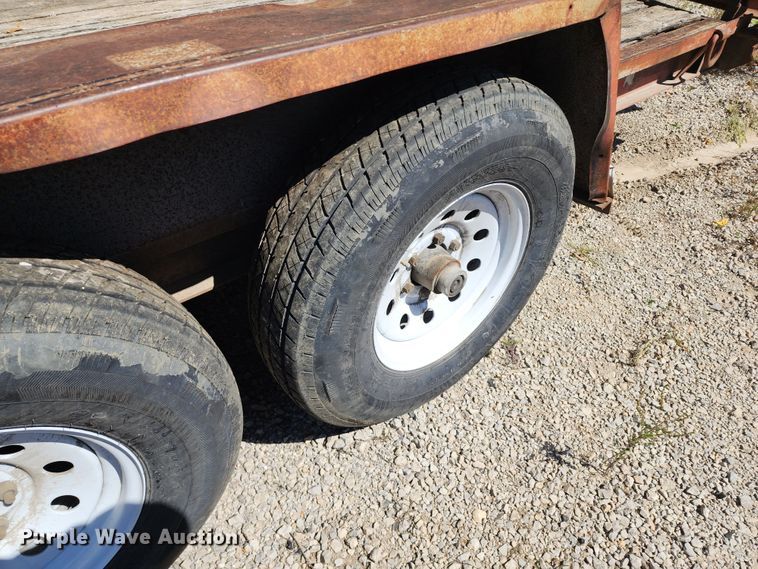 image for item KH9254 1997 Towmaster T12DD  equipment trailer
