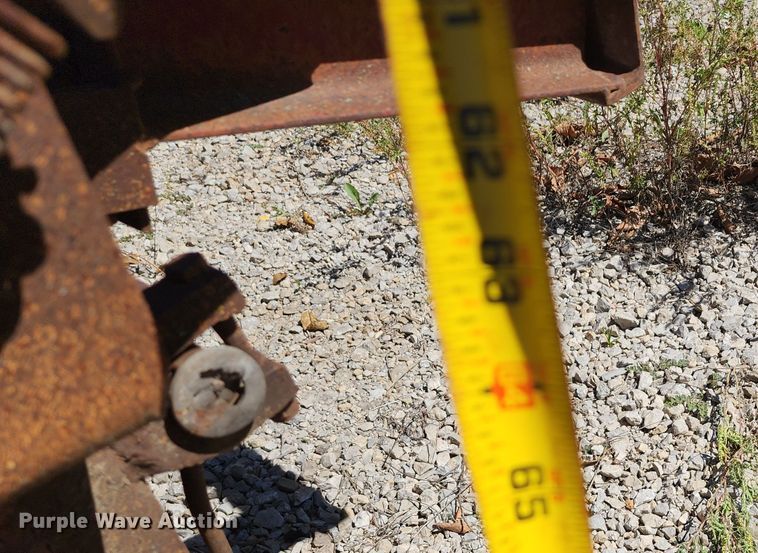 image for item KH9254 1997 Towmaster T12DD  equipment trailer