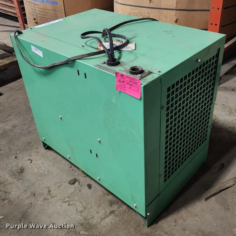 image for item KH9273 Speedaire 5Z656B  refrigerated air dryer