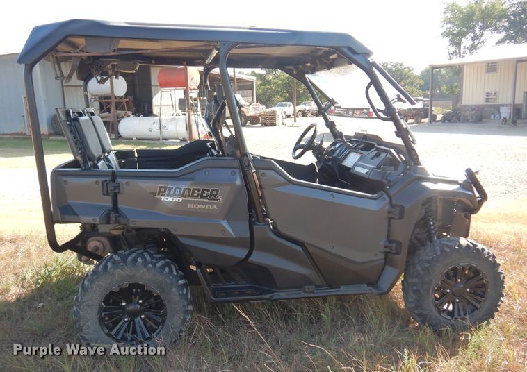 image for item KO9932 2016 Honda Pioneer 1000  utility vehicle