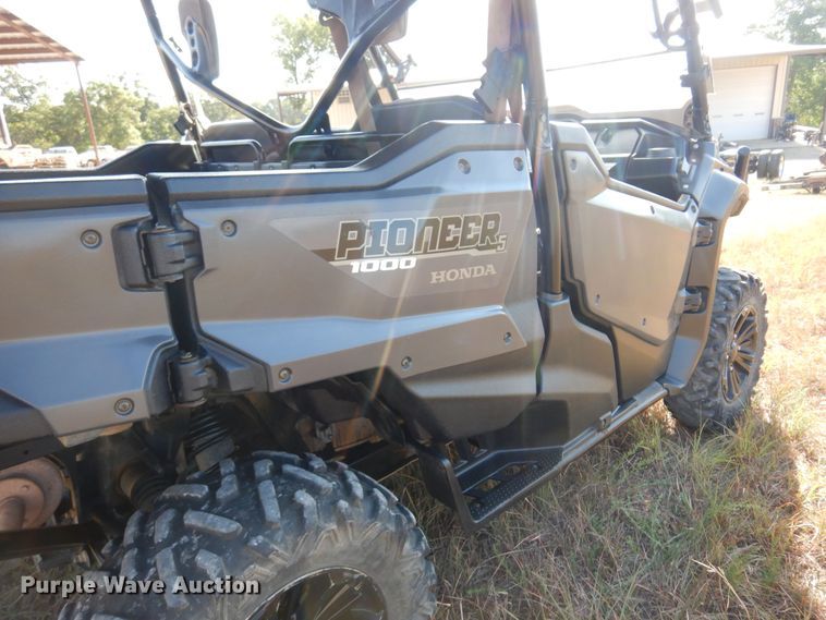 image for item KO9932 2016 Honda Pioneer 1000  utility vehicle
