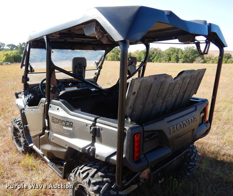 image for item KO9932 2016 Honda Pioneer 1000  utility vehicle