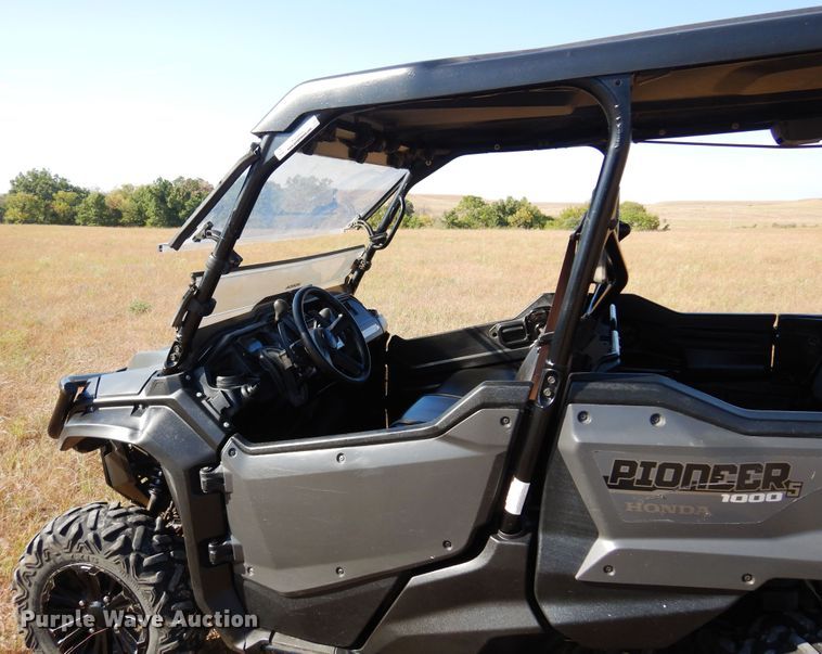image for item KO9932 2016 Honda Pioneer 1000  utility vehicle