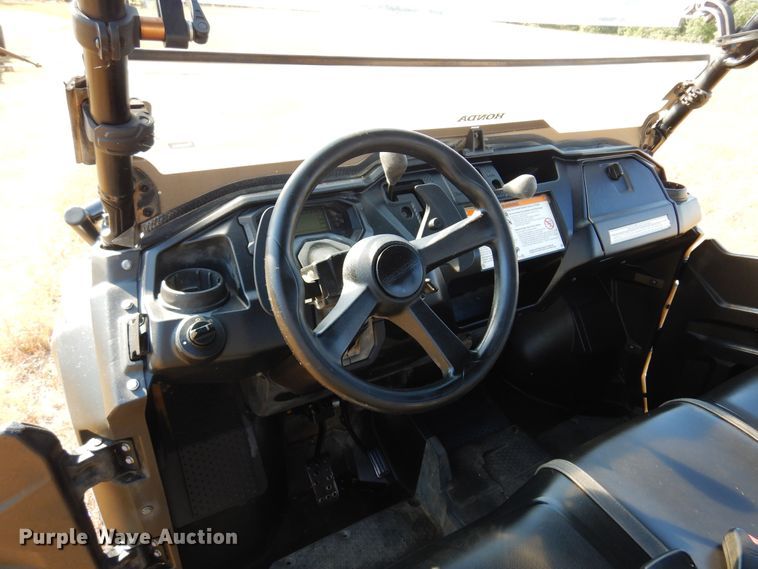 image for item KO9932 2016 Honda Pioneer 1000  utility vehicle