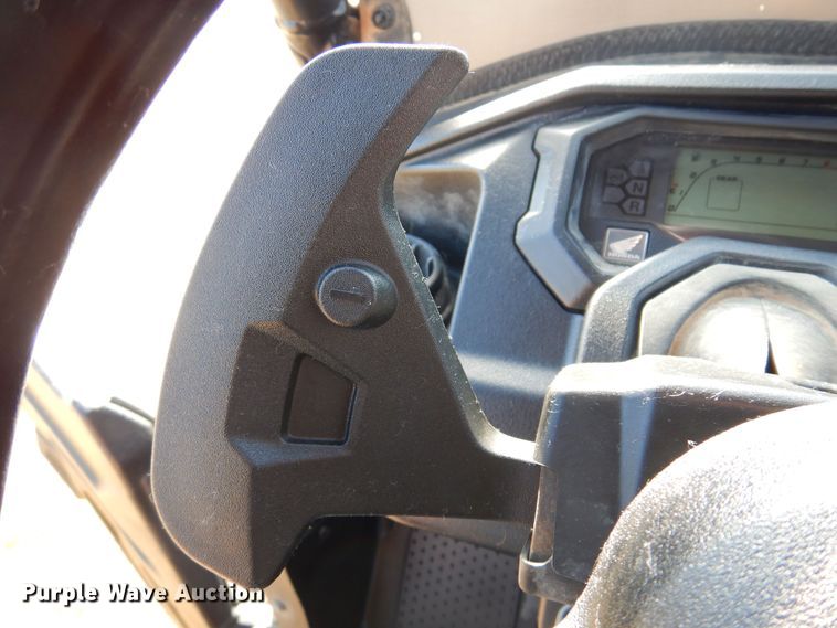 image for item KO9932 2016 Honda Pioneer 1000  utility vehicle