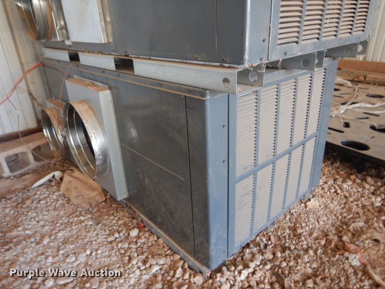 image for item KO9983 (2) Goodman GPC1430H41GB combination AC units