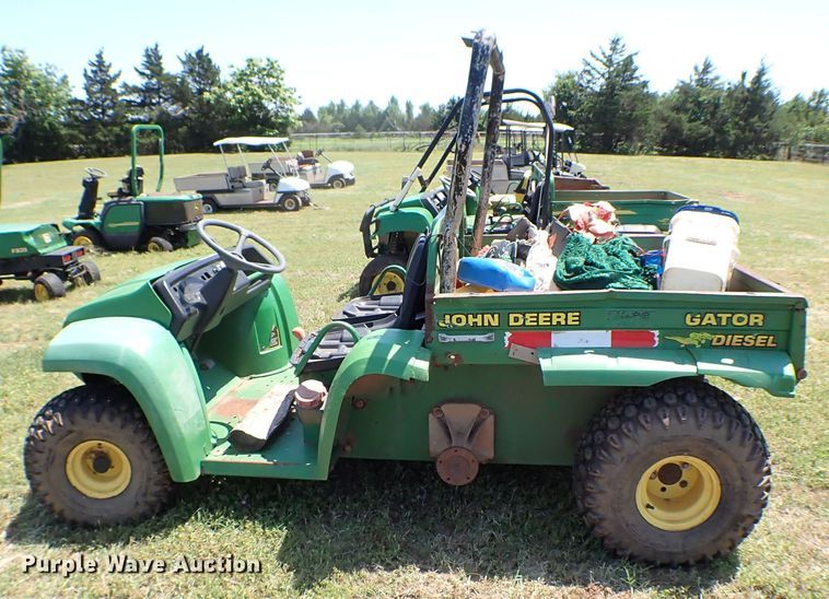 image for item KQ9702 1998 John Deere Gator  utility vehicle