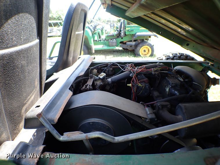 image for item KQ9702 1998 John Deere Gator  utility vehicle