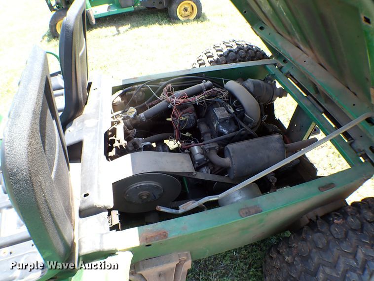 image for item KQ9702 1998 John Deere Gator  utility vehicle