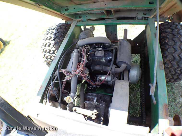 image for item KQ9702 1998 John Deere Gator  utility vehicle