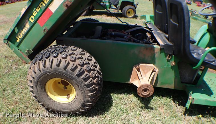 image for item KQ9702 1998 John Deere Gator  utility vehicle
