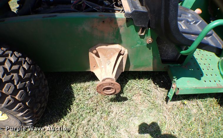 image for item KQ9702 1998 John Deere Gator  utility vehicle