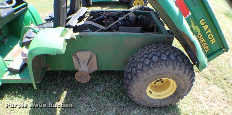 image for item KQ9702 1998 John Deere Gator  utility vehicle