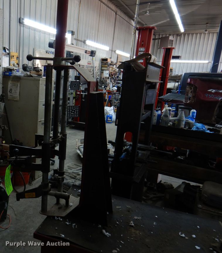 image for item KW9445 Branick MST-580A  manual strut spring compressor