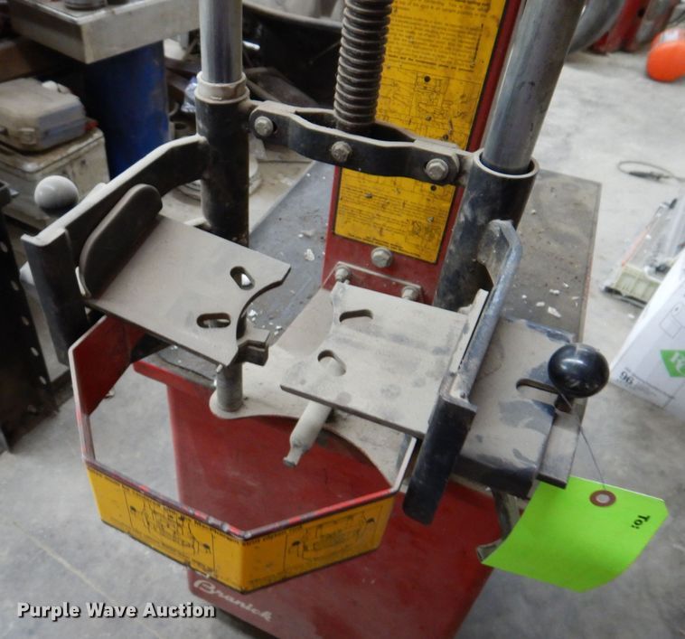 image for item KW9445 Branick MST-580A  manual strut spring compressor