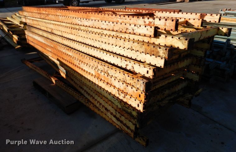 image for item KW9461 Approximately 14 pallet racking uprights