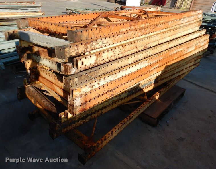 image for item KW9461 Approximately 14 pallet racking uprights