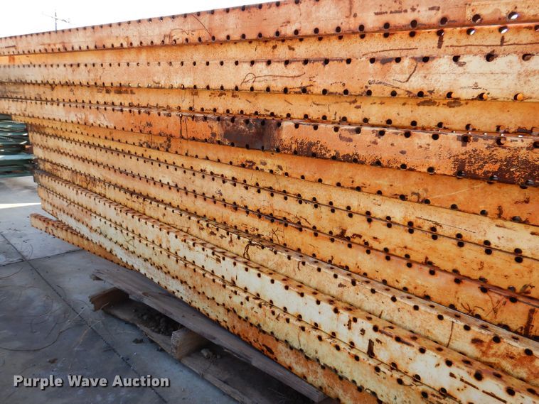 image for item KW9461 Approximately 14 pallet racking uprights