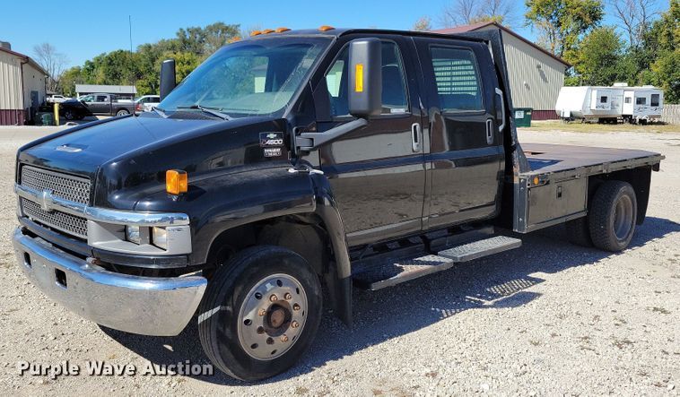 image for item KW9494 2007 Chevrolet C4500  Crew Cab flatbed truck