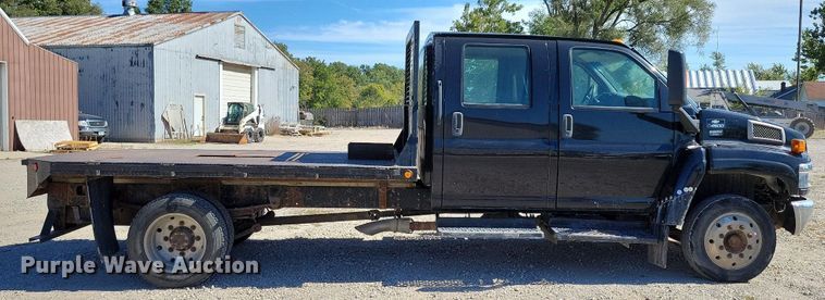 image for item KW9494 2007 Chevrolet C4500  Crew Cab flatbed truck