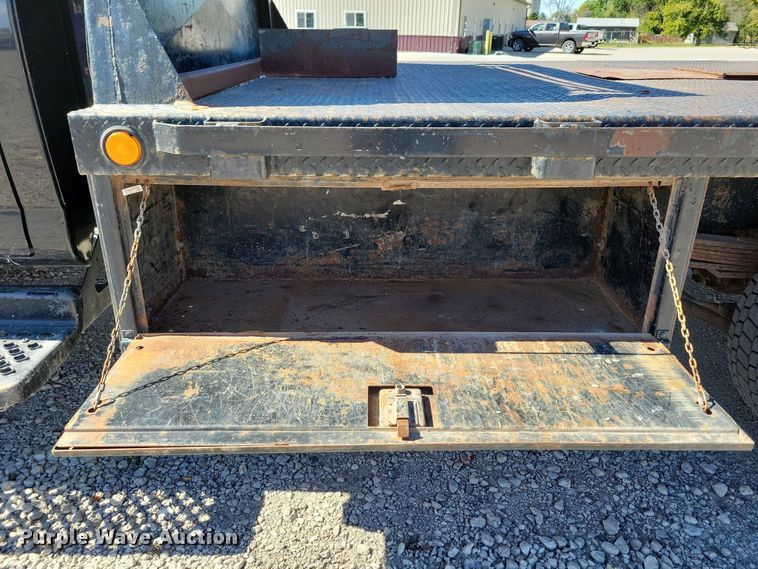 image for item KW9494 2007 Chevrolet C4500  Crew Cab flatbed truck