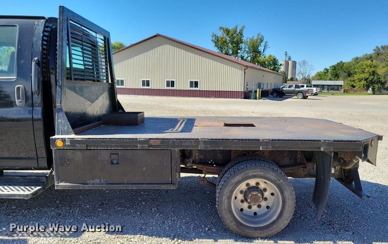 image for item KW9494 2007 Chevrolet C4500  Crew Cab flatbed truck