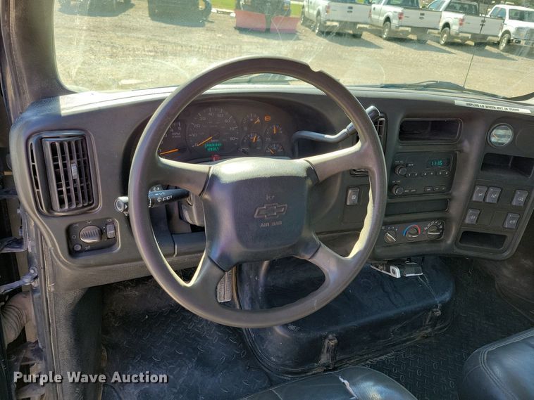 image for item KW9494 2007 Chevrolet C4500  Crew Cab flatbed truck