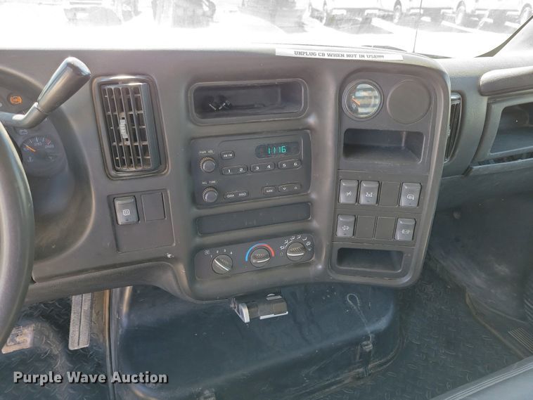 image for item KW9494 2007 Chevrolet C4500  Crew Cab flatbed truck