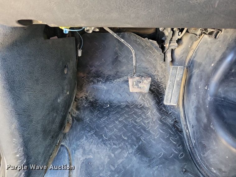 image for item KW9494 2007 Chevrolet C4500  Crew Cab flatbed truck