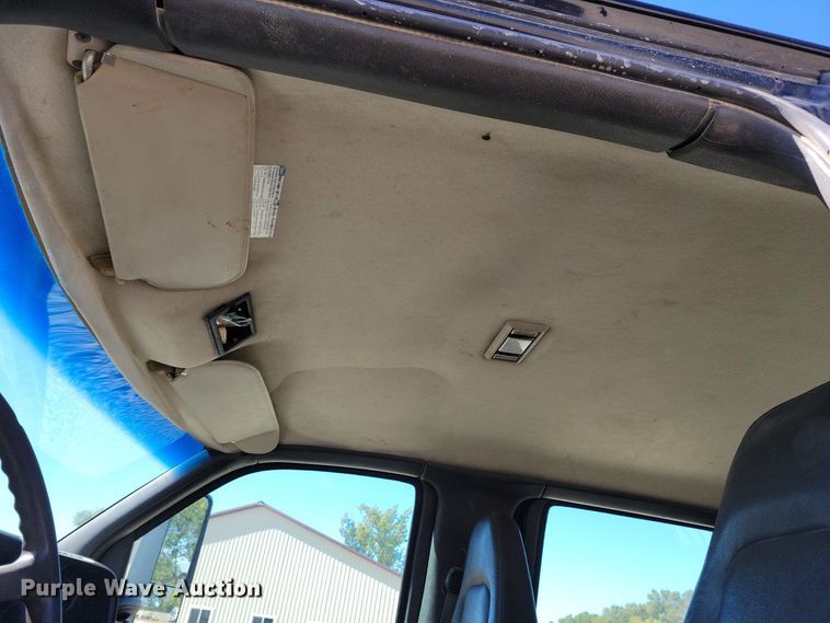 image for item KW9494 2007 Chevrolet C4500  Crew Cab flatbed truck