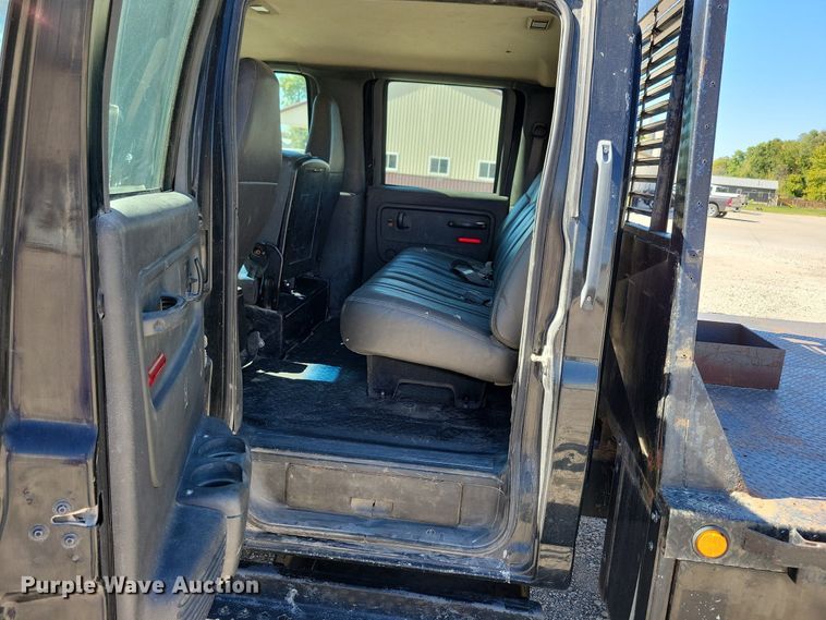 image for item KW9494 2007 Chevrolet C4500  Crew Cab flatbed truck