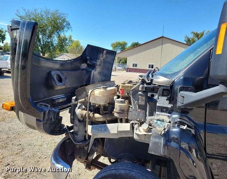 image for item KW9494 2007 Chevrolet C4500  Crew Cab flatbed truck